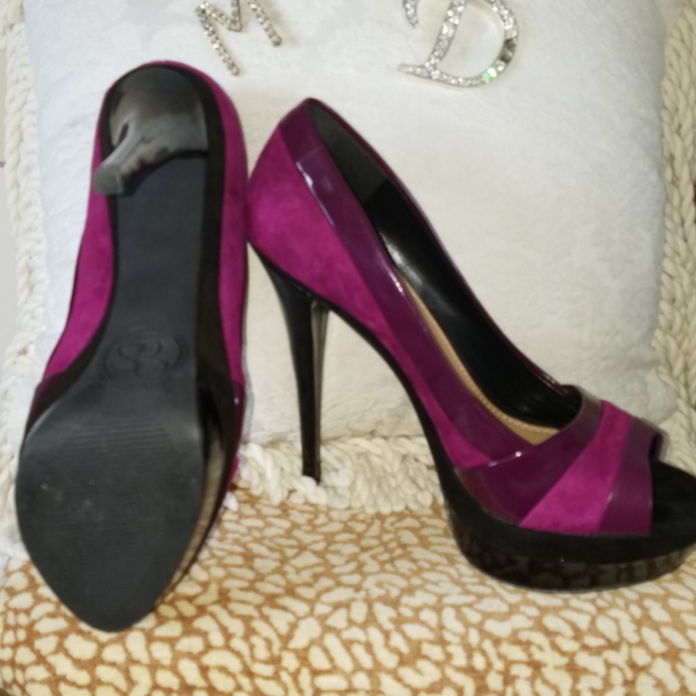 Shoes - Picture 3 of 7